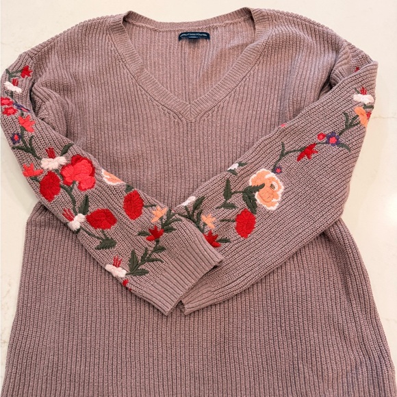 American Eagle Outfitters Sweaters - American Eagle Floral Embroidered Sleeve Sweater Mauve V Neck Boho Cottagecore